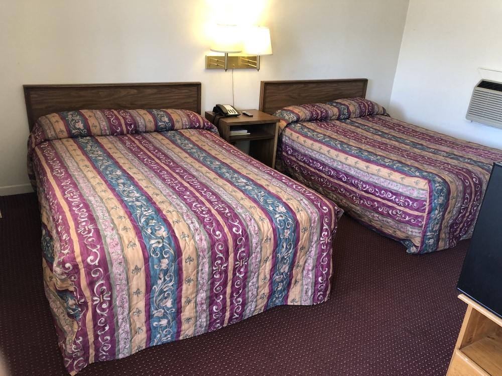 Deep Well Motel photo 12
