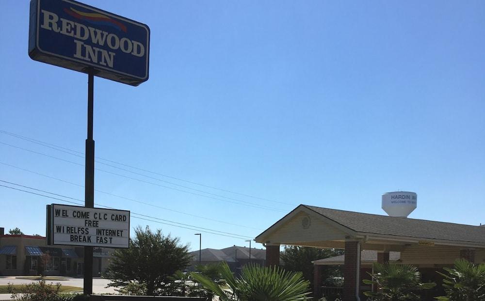 Redwood Inn and Suites photo 13