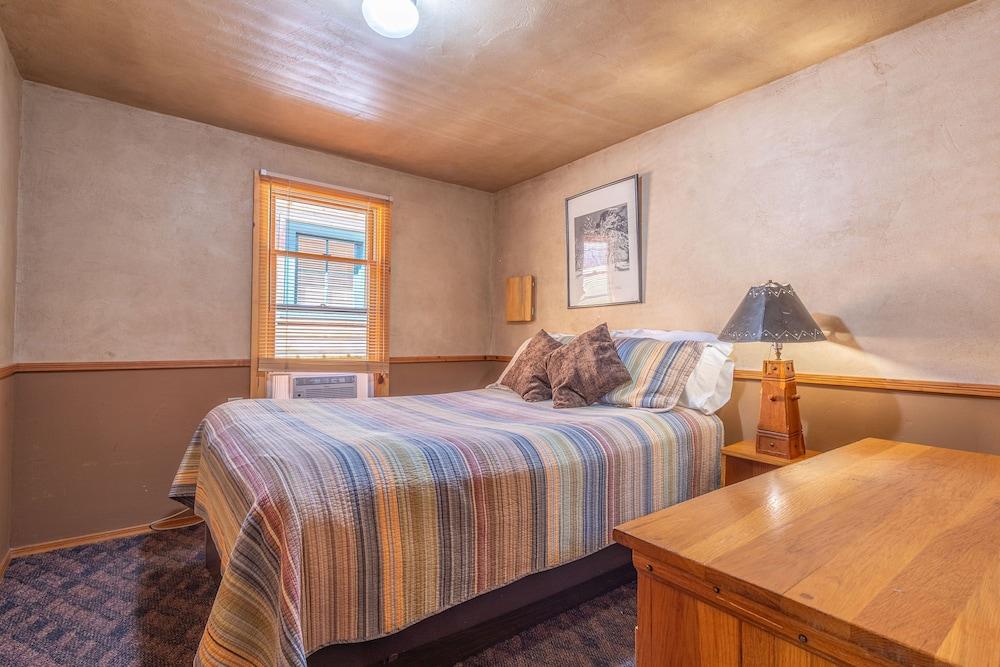 Ruidoso Lodge Cabins photo 8
