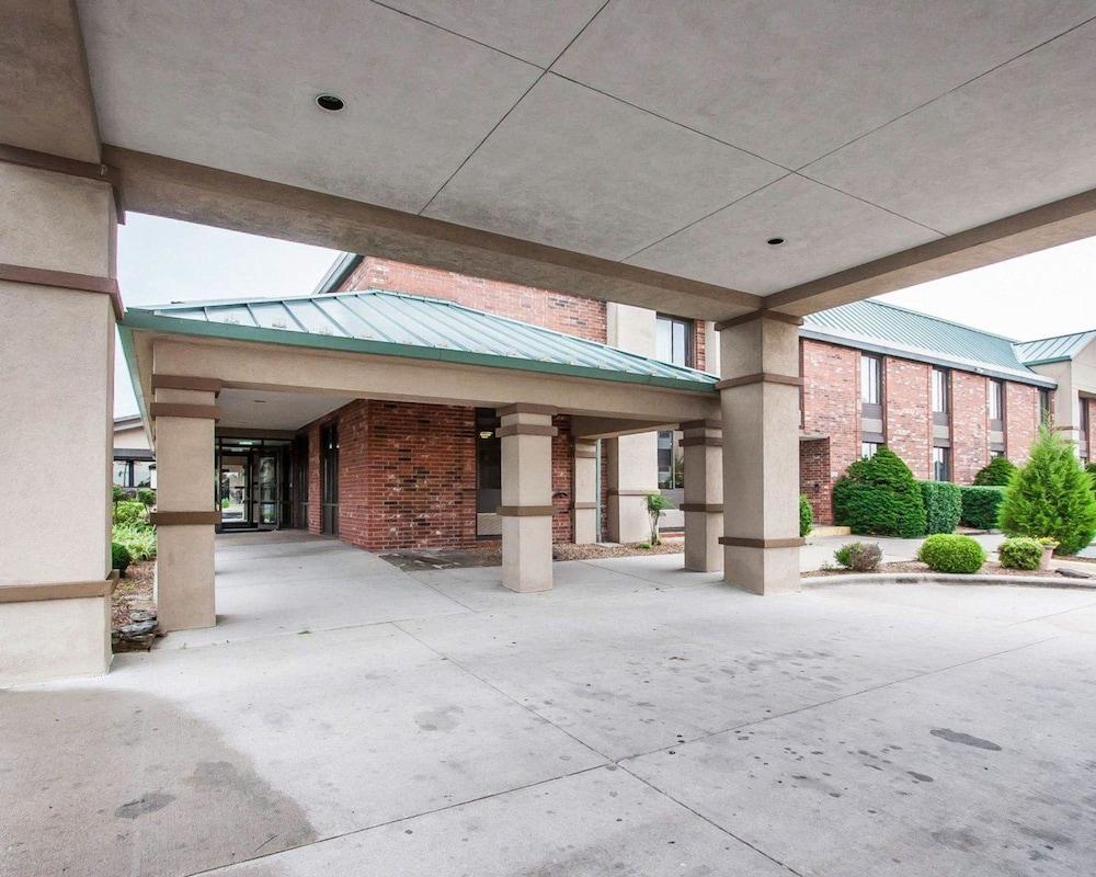 Quality Inn and Suites photo 1