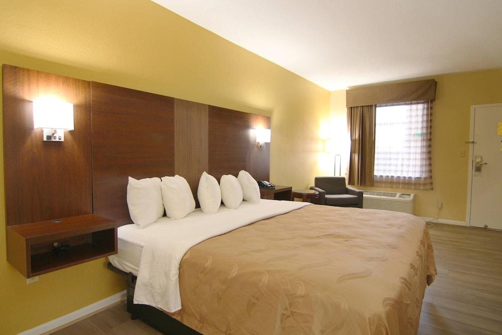 Quality Inn & Suites Franklin photo 12