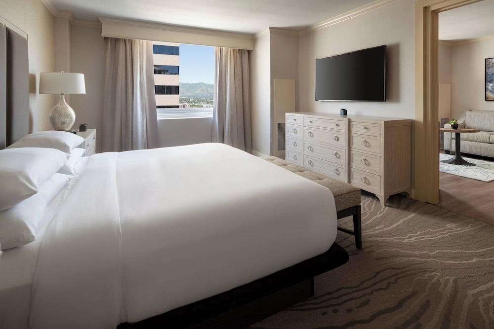 Marriott City Center photo 36