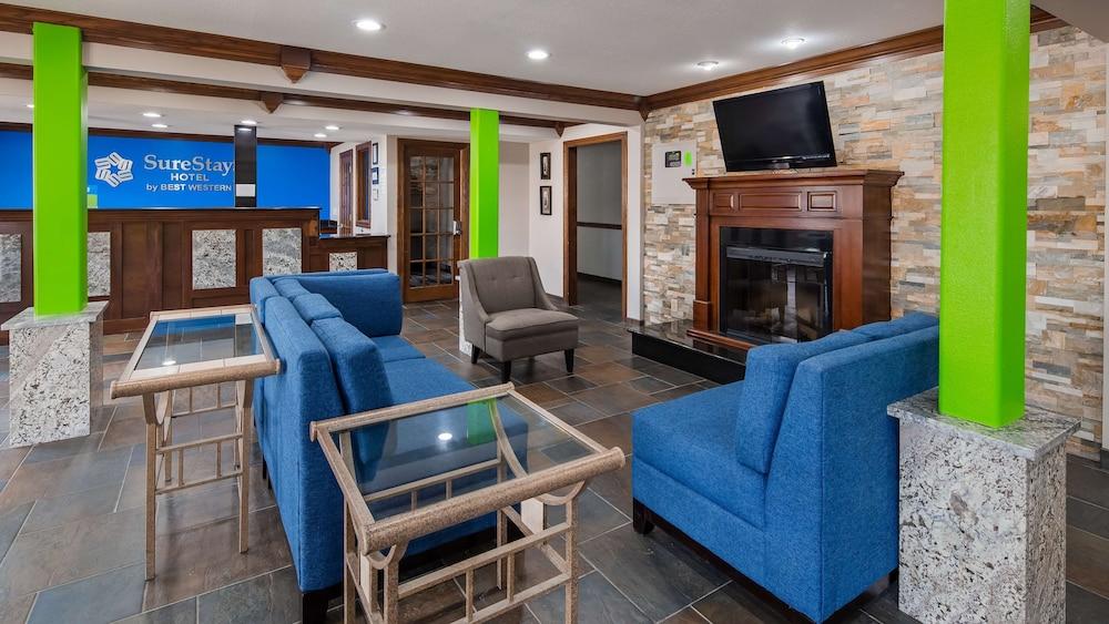 Ramada by Wyndham Cedar Rapids South photo 3