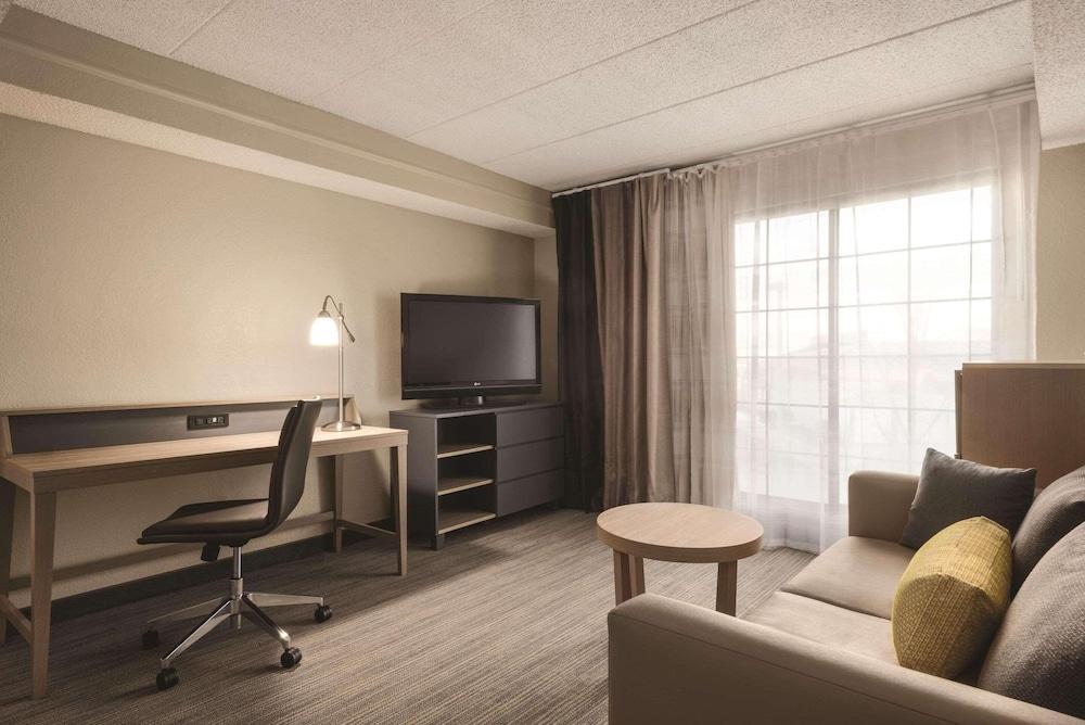 Country Inn & Suites by Radisson, Hoffman Estates, IL photo 17