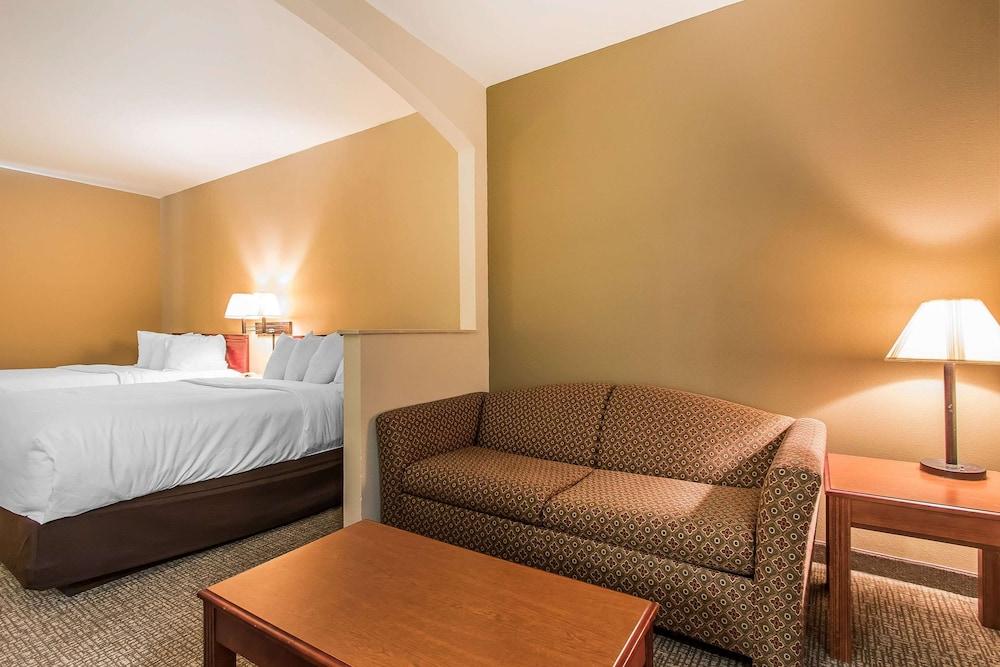 Quality Suites New Iberia photo 17
