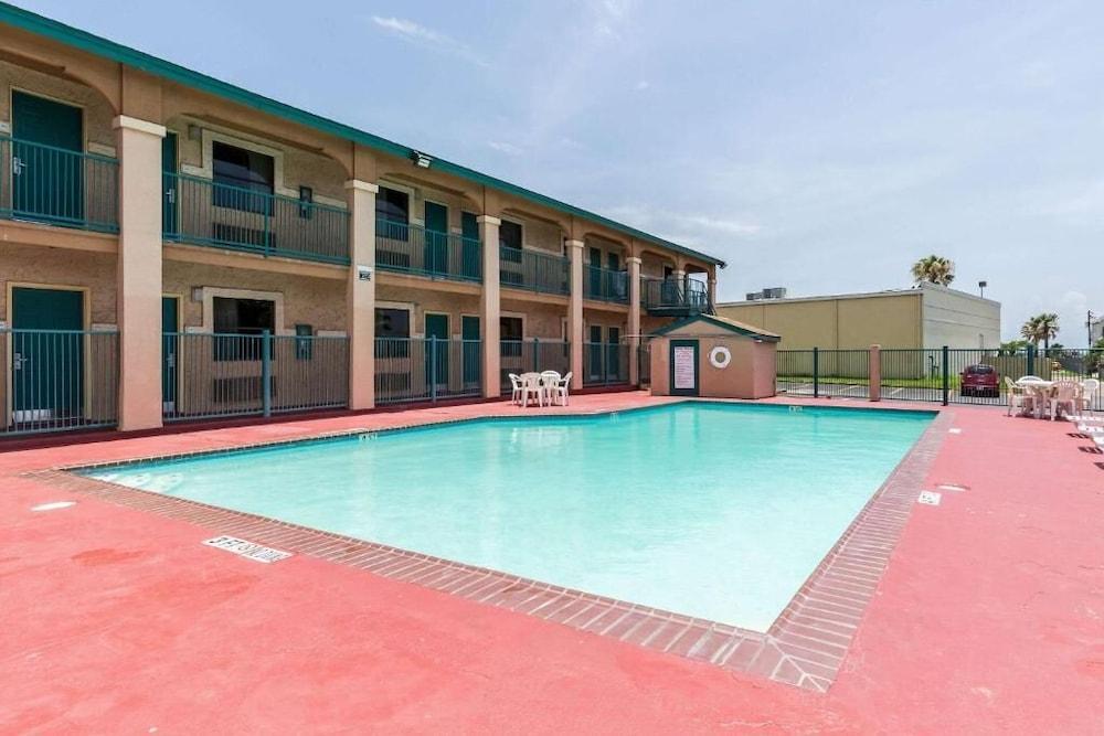 The Residency Inn photo 16
