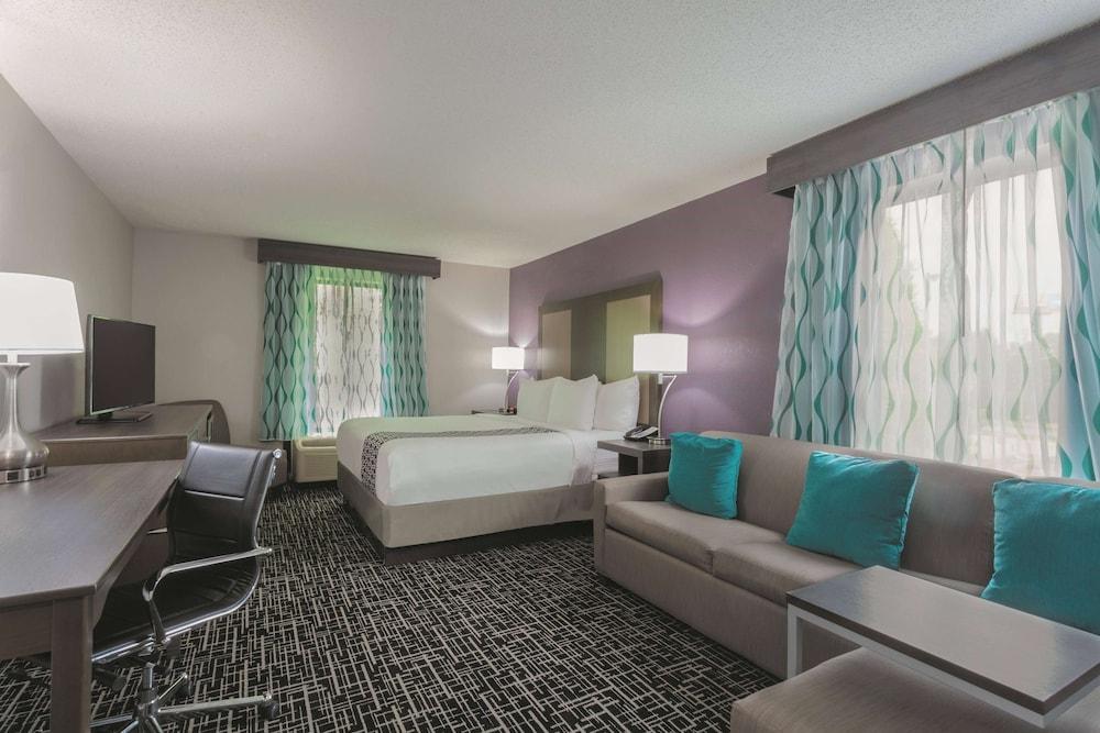 La Quinta Inn & Suites by Wyndham Covington photo 5