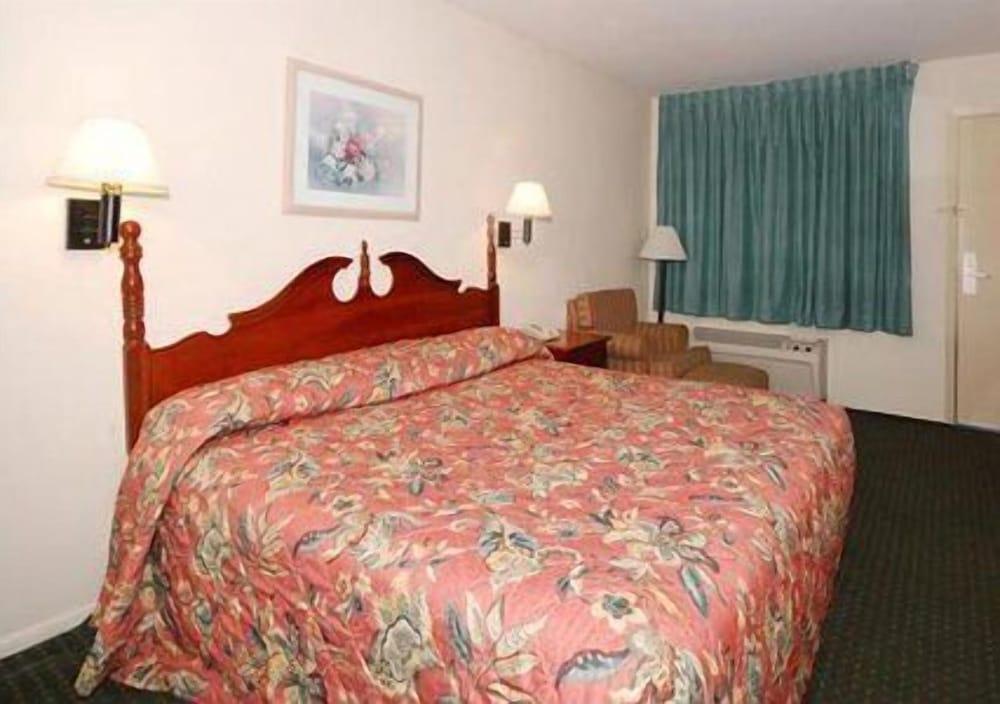 Econo Lodge Meridian South photo 23