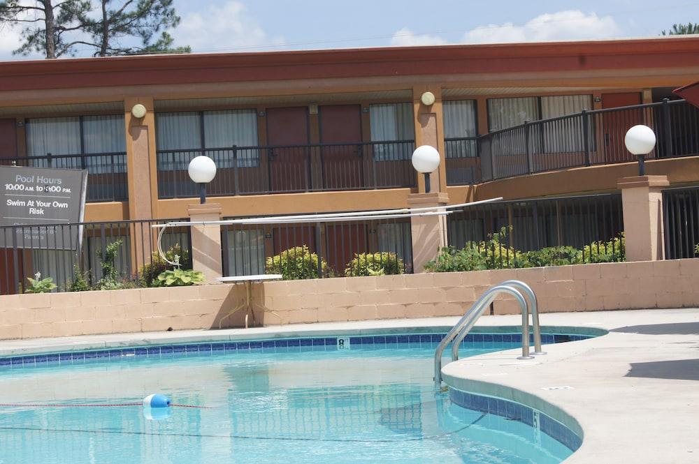 Royal Inn photo 53