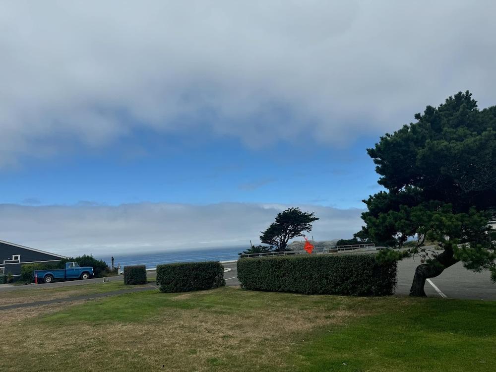 Sunset Oceanfront Lodging photo 83
