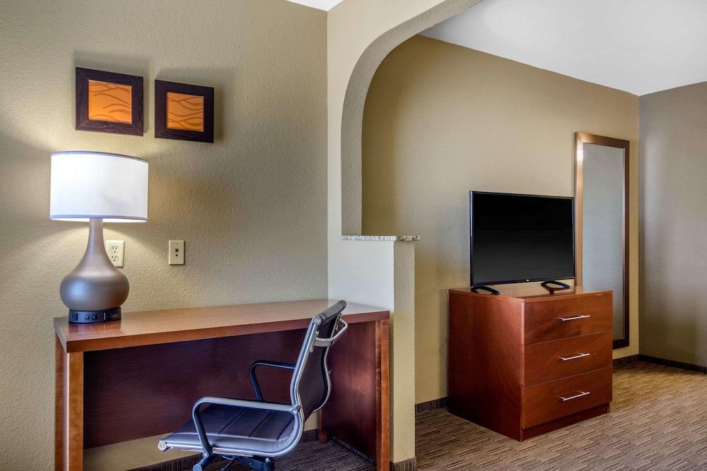 Comfort Inn & Suites LaGrange East photo 28