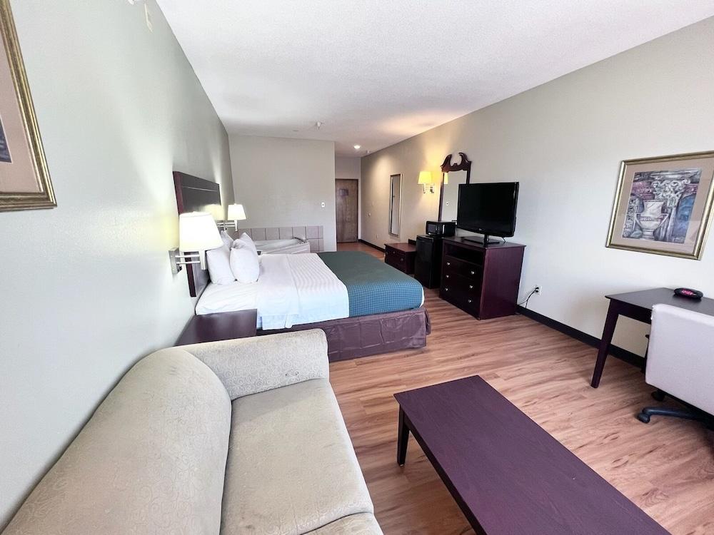 Americas Best Value Inn Wiggins photo 26