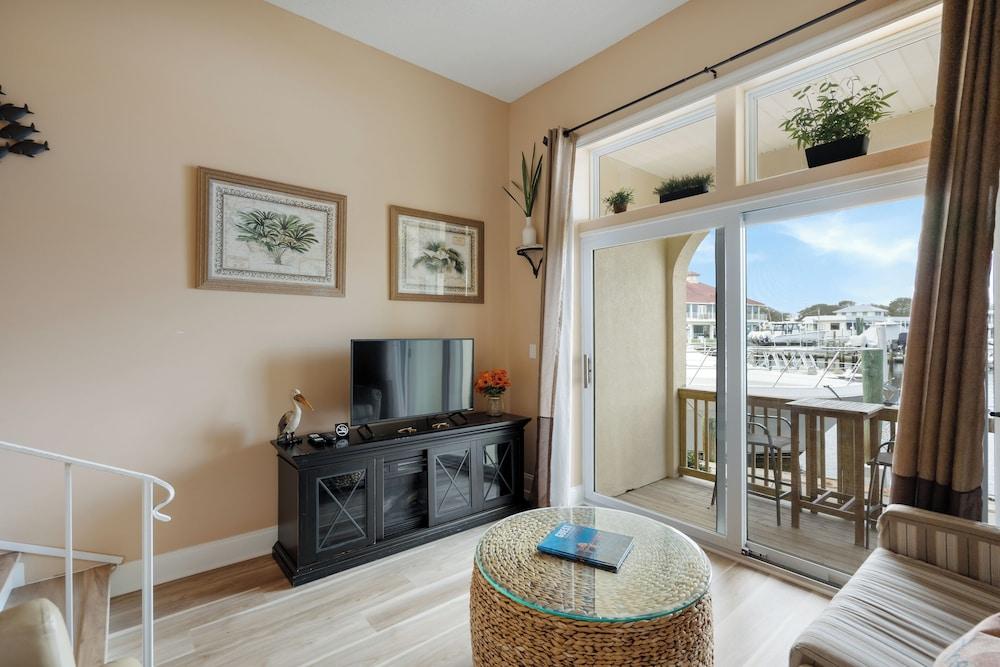 Inn at Camachee Harbor by Coolvacay photo 28