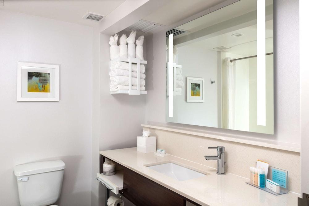 Hampton Inn & Suites Arlington Crystal City DCA photo 19