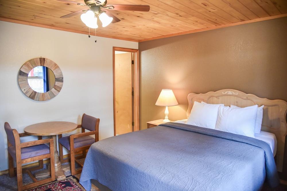 Alpine Lodge photo 22