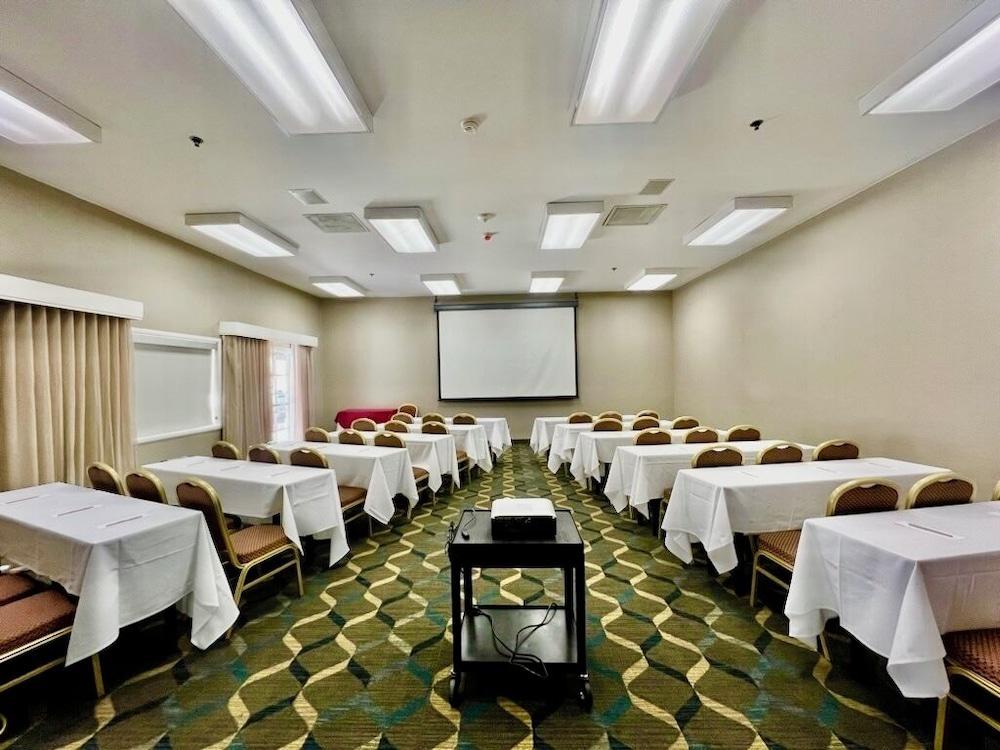 Residence Inn by Marriott La Mirada photo 17
