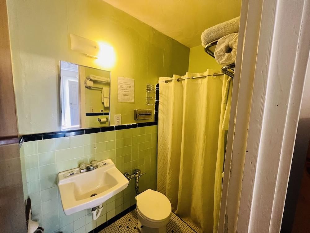 Budget INN photo 12