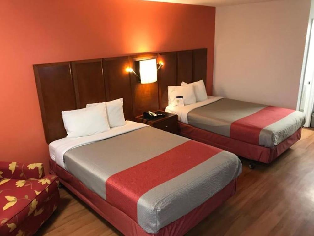 Motel 6 Van Buren, AR photo 32