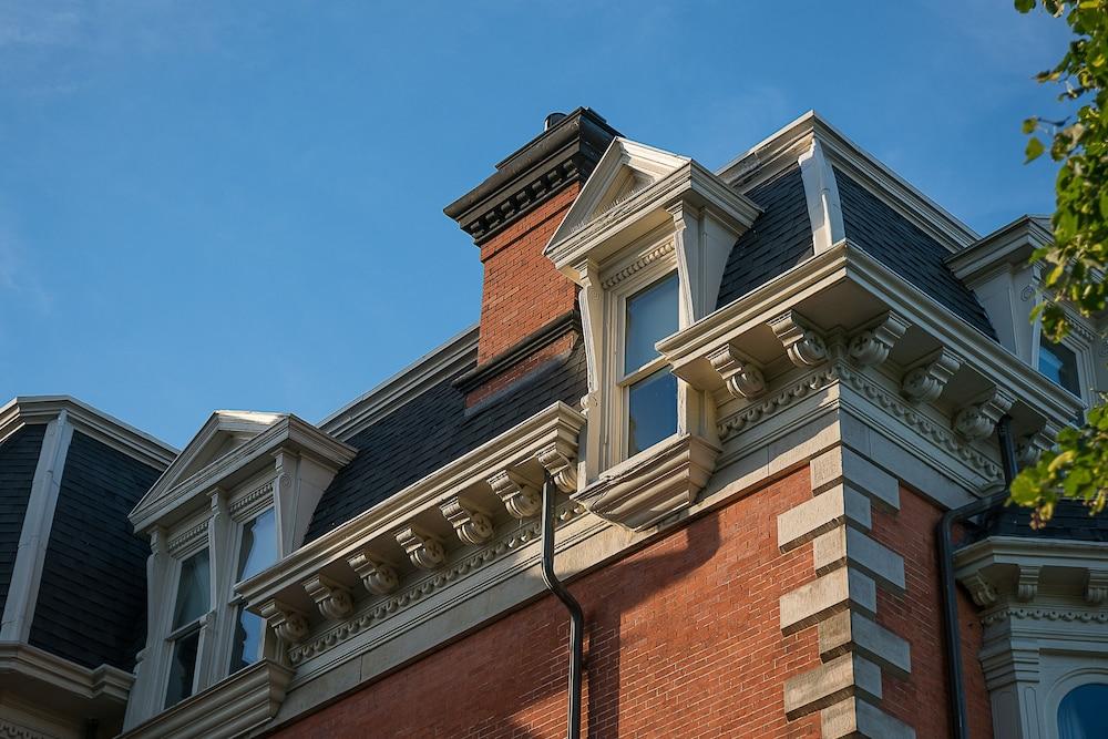 The Mansion On Delaware Ave photo 32