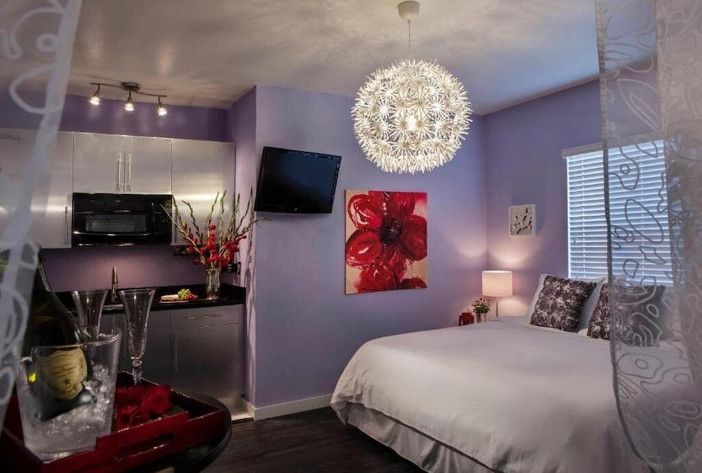 M Hotel photo 8