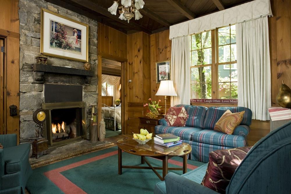 1906 Pine Crest Inn photo 3