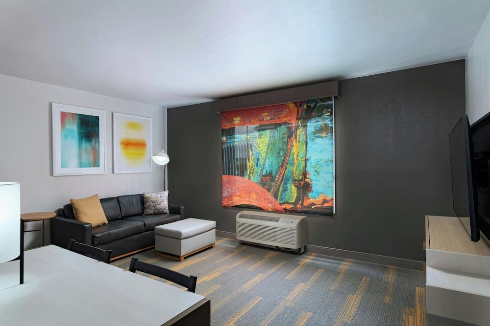 Towneplace Suites By Marriott photo 6