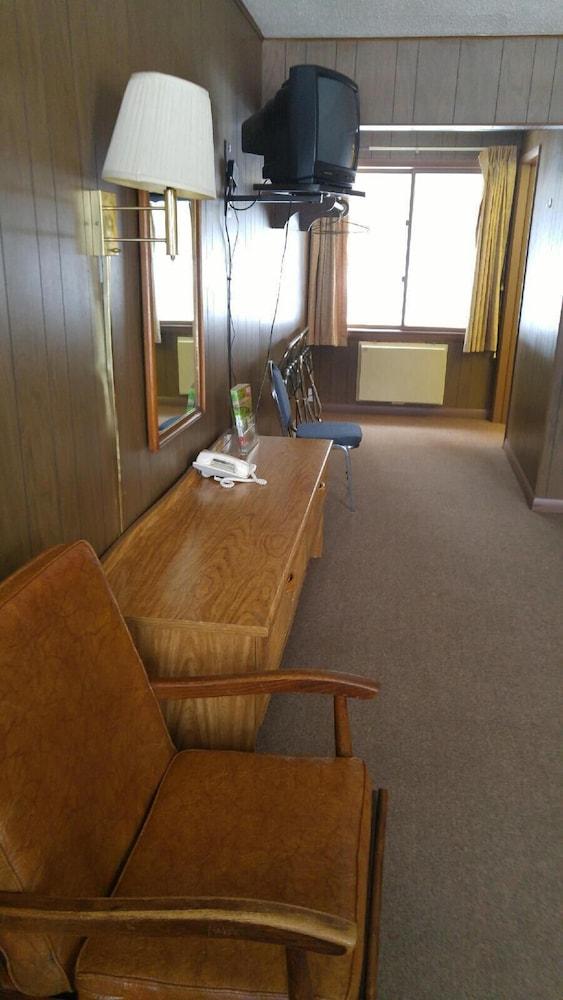 Prairie Motel photo 3