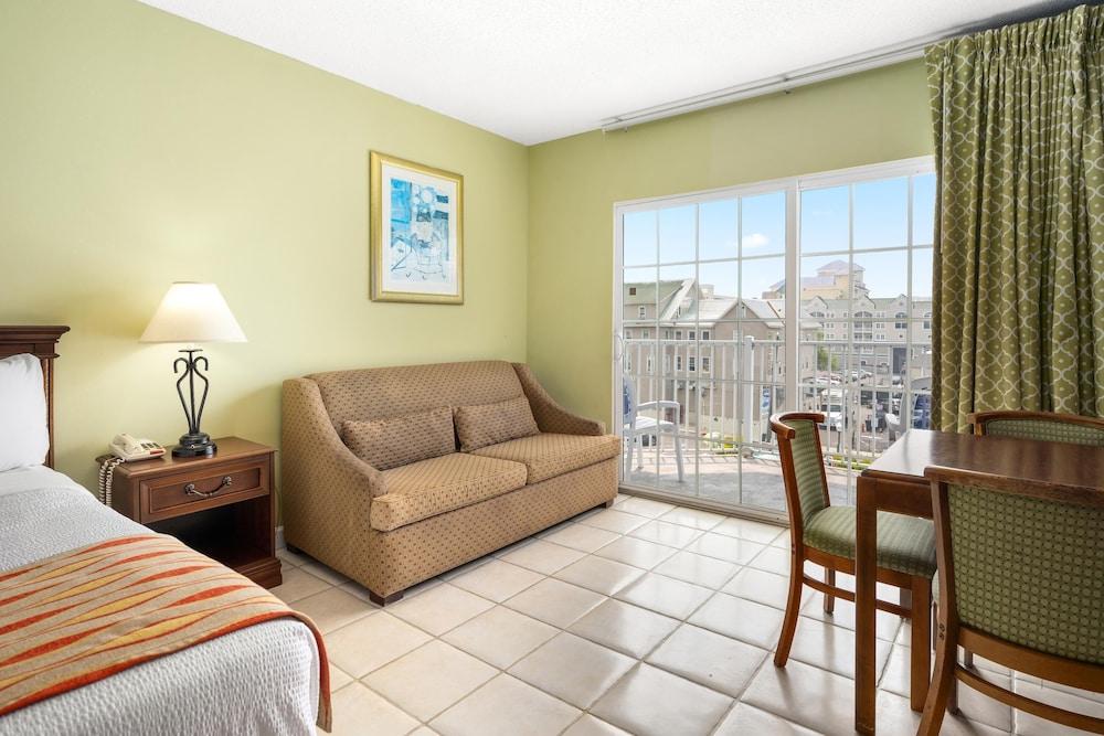 Tidelands Caribbean Hotel and Suites photo 28