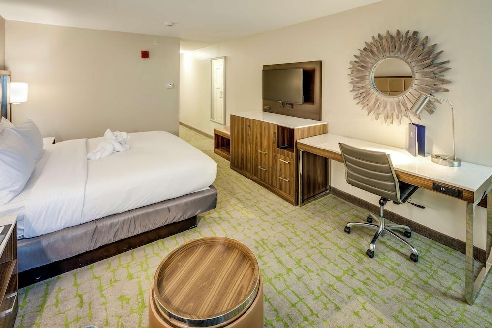 DoubleTree by Hilton Huntington photo 15