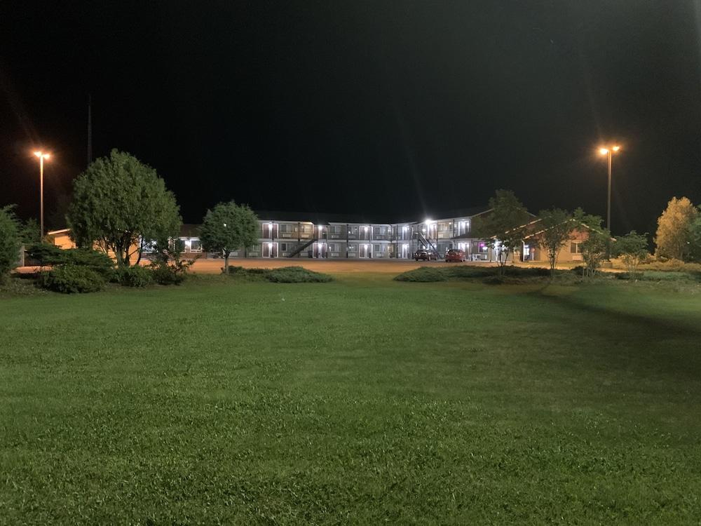 Pine River Inn photo 1