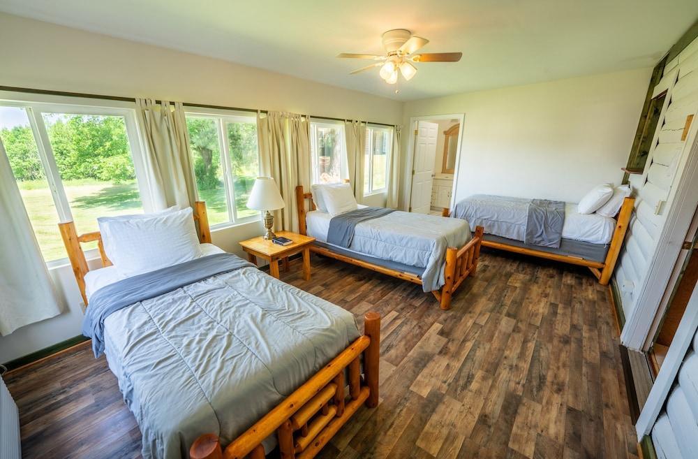 Fishtale Lodge photo 7