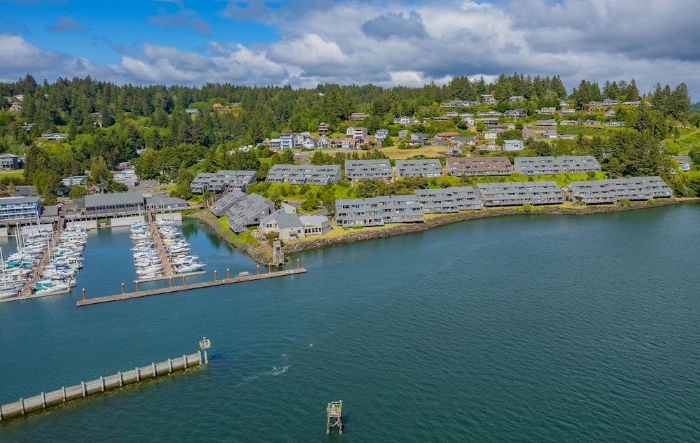 Embarcadero Resort Hotel & Marina photo 12
