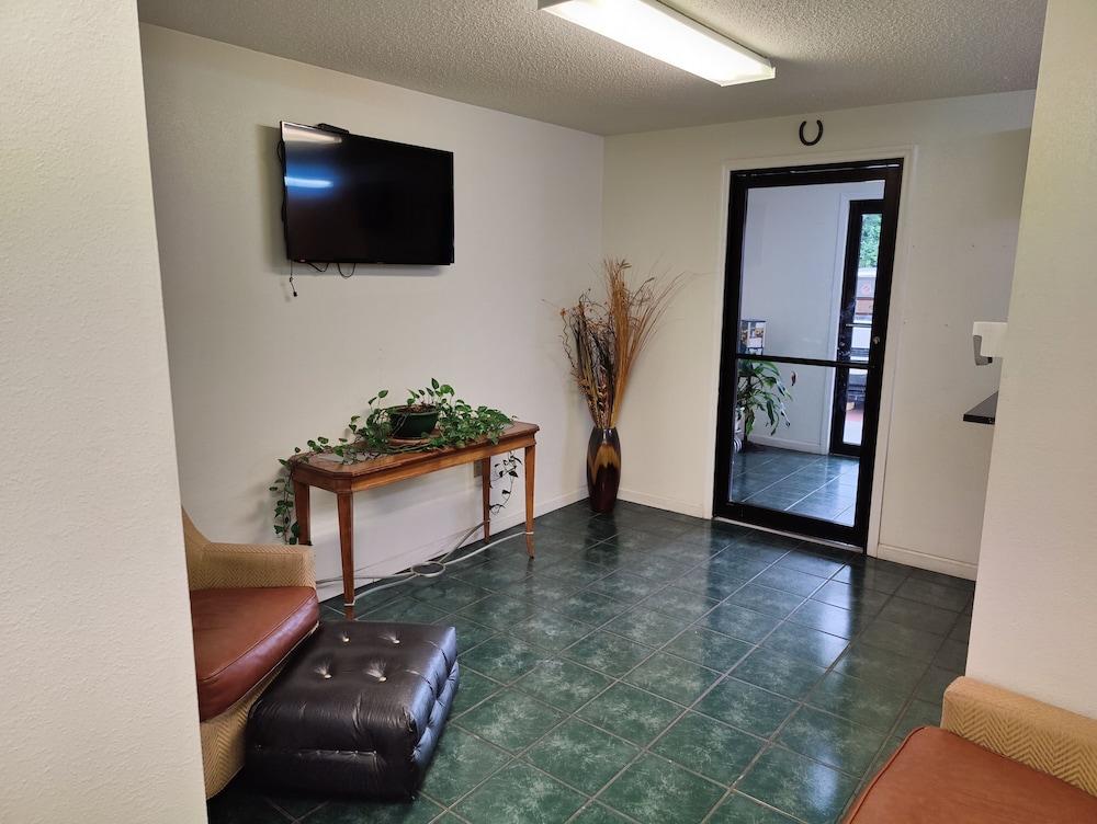 Sylvania Inn photo 7