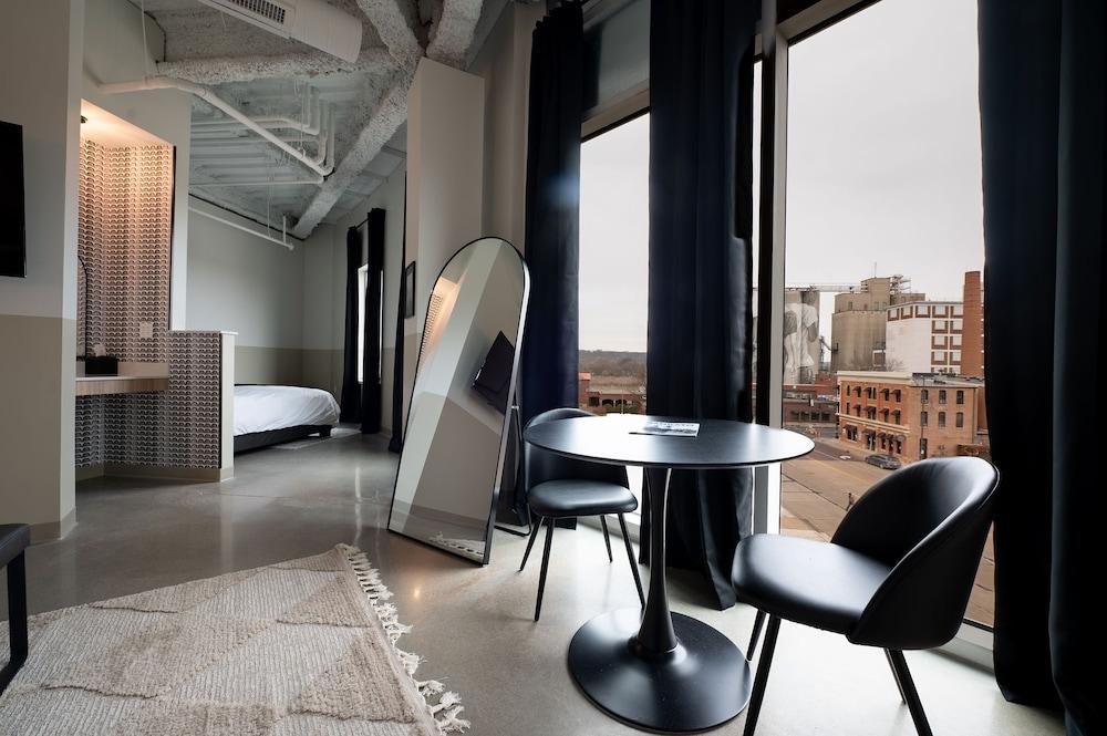 Arch and Cable Hotel photo 20
