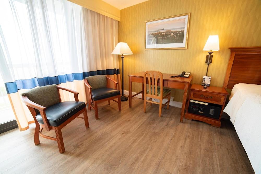 Oceanfront Inn photo 10