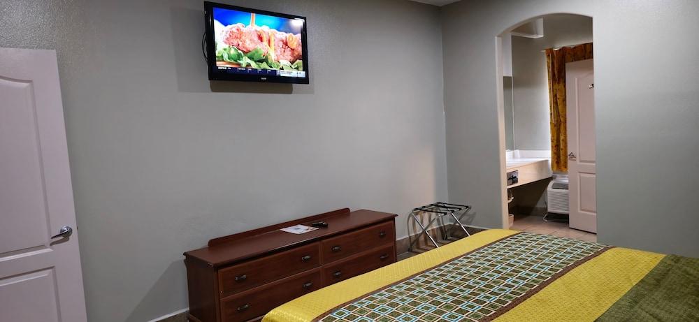 Texas Inn and Suites RGV photo 36