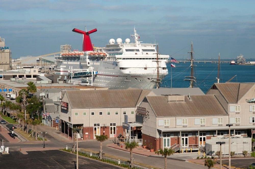 Harbor House Hotel and Marina at Pier 21 photo 34