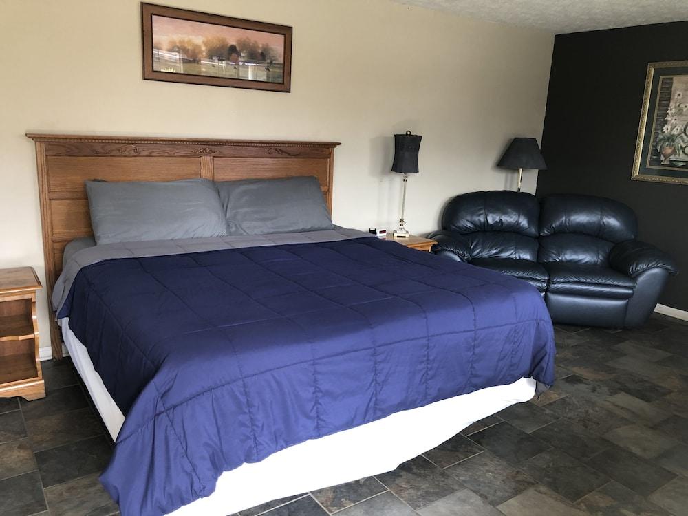 The Tompkinsville Inn photo 16