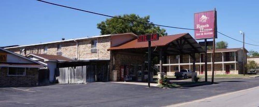 Ranch House Inn and Suites photo 12