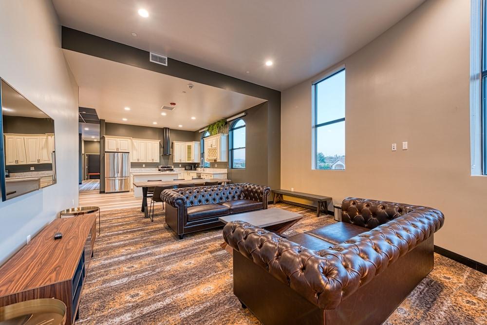 Hotel Lexen - Newhall photo 27
