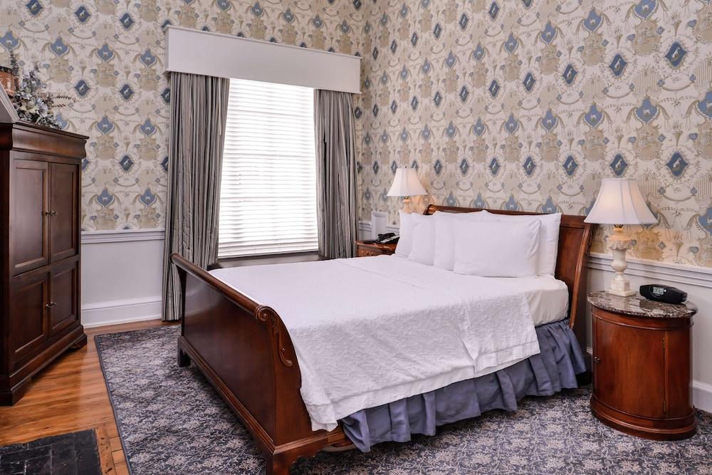 Hampton Inn Lexington-Historic District photo 48