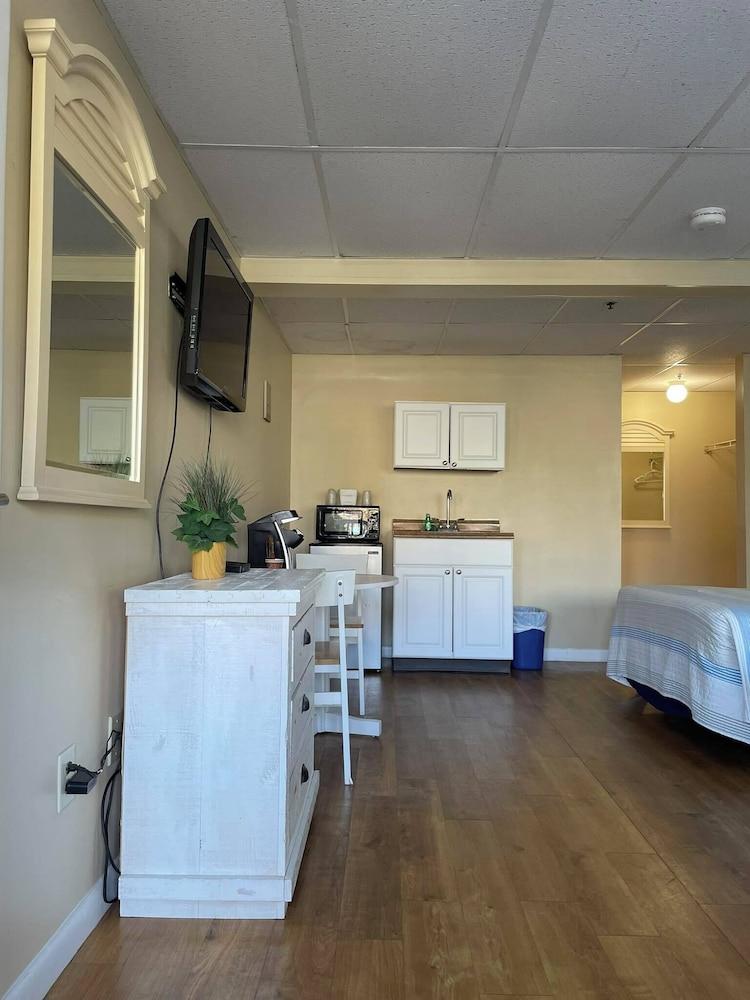 Grand Beach Inn photo 23