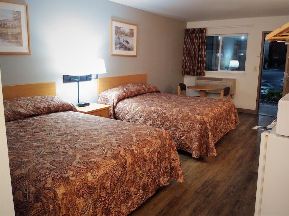 Sugarloaf Mt Motel photo 18