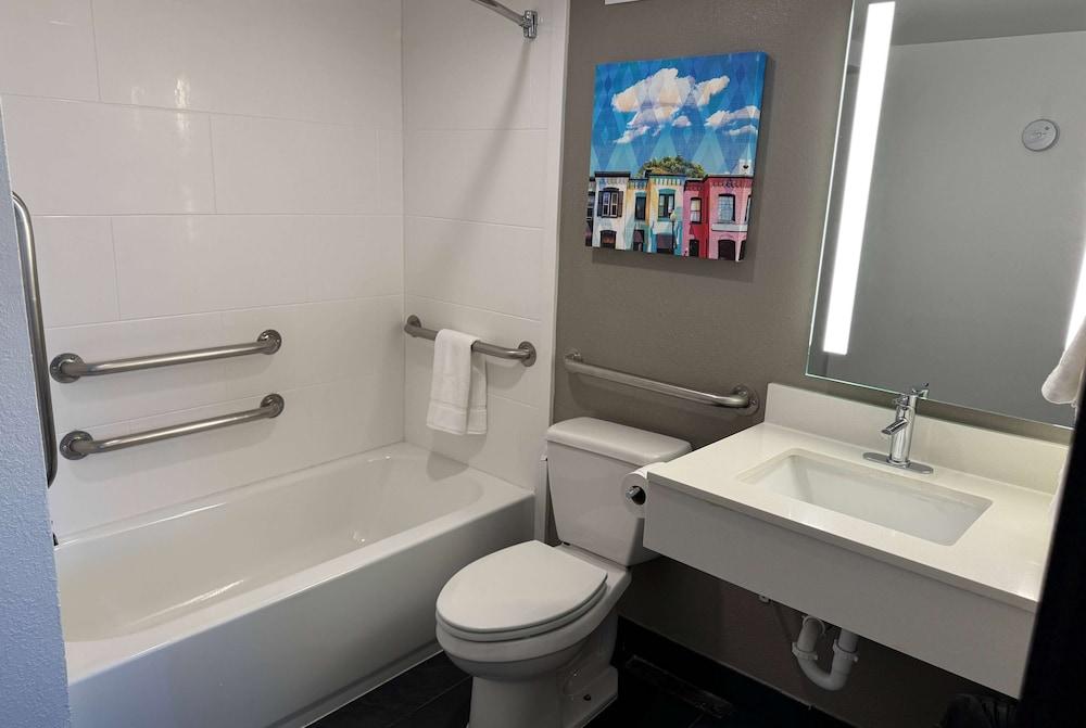 Holiday Inn Express And Suites Washington Dc Noma by IHG photo 24