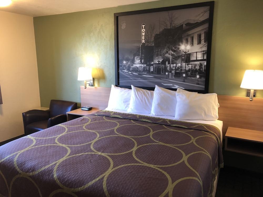 Super 8 by Wyndham Bend photo 15