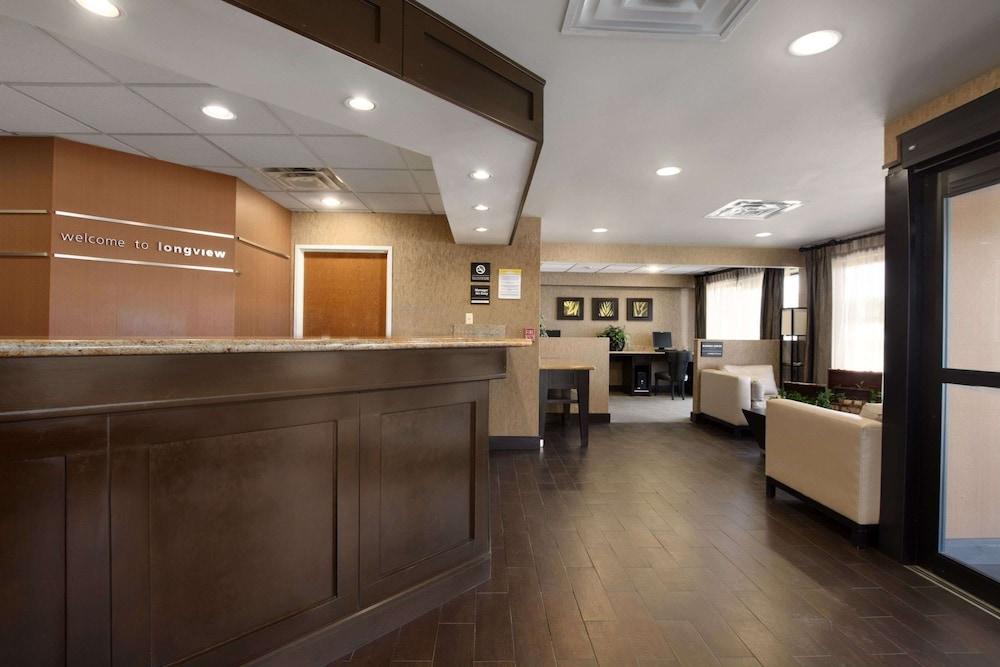 Days Inn by Wyndham Longview South photo 2