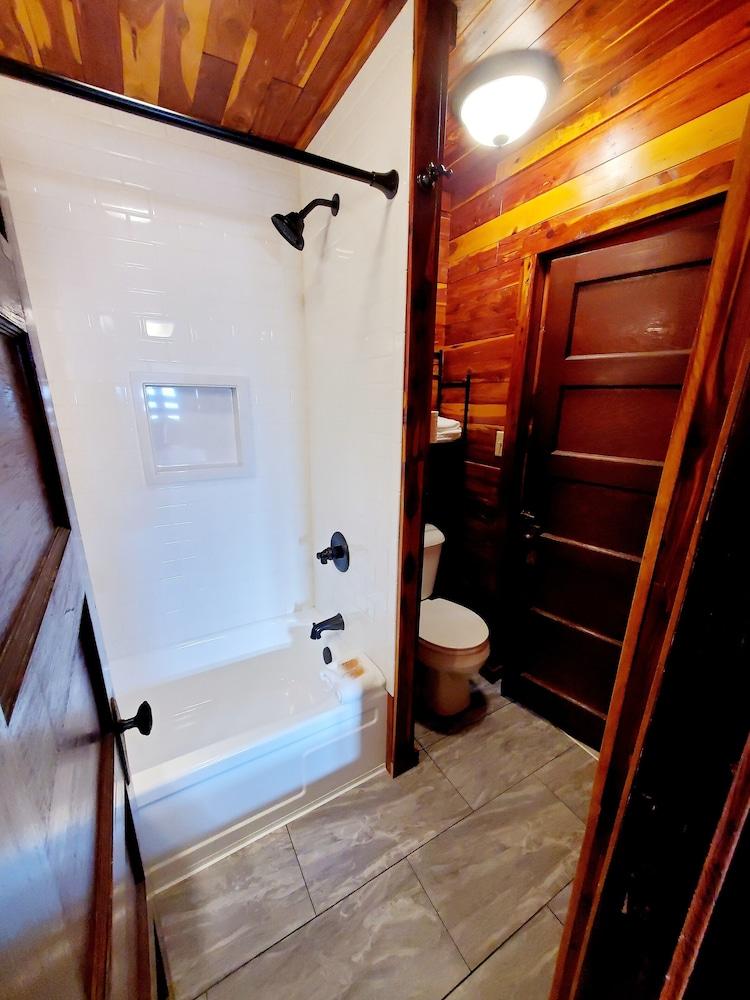 Log Cabin Inn photo 85
