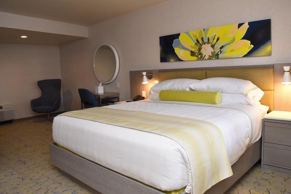 The Fredonia Hotel and Convention Center photo 14