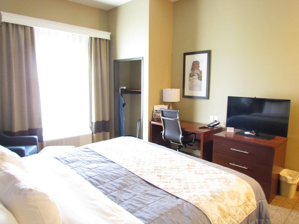 Heartland Inn and Suites photo 6
