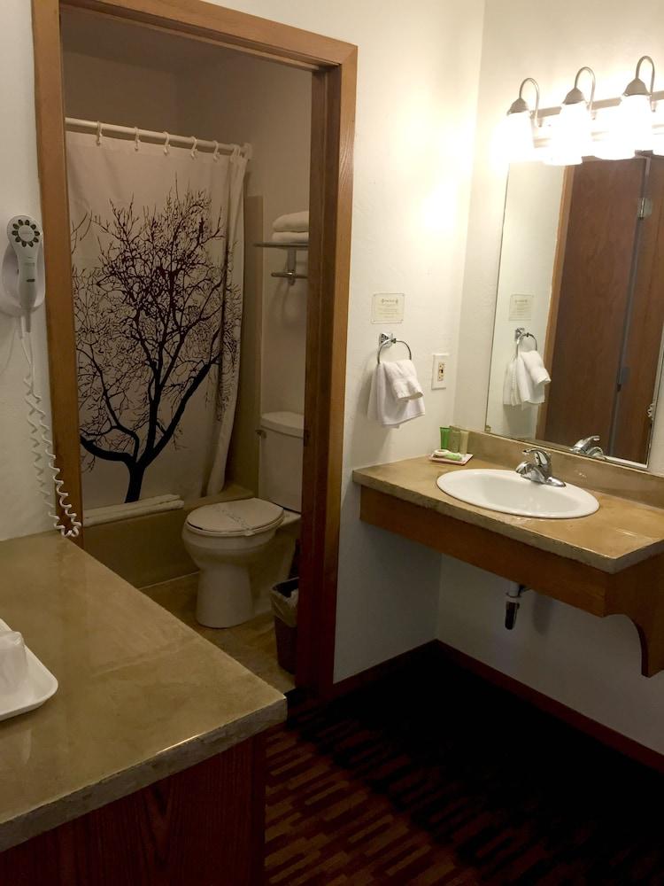 Open Hearth Lodge photo 23